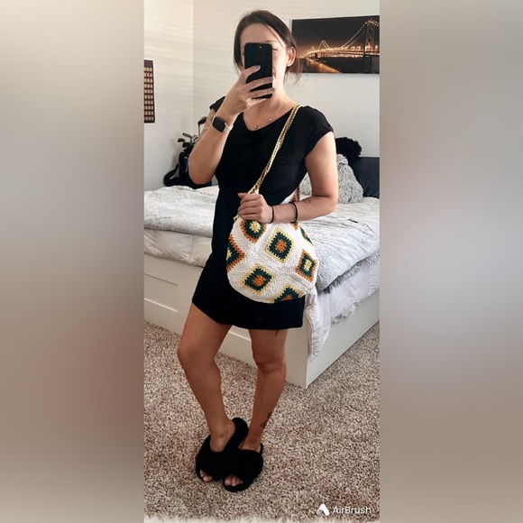 Handmade crochet patterned handbag - Picture 1 of 9